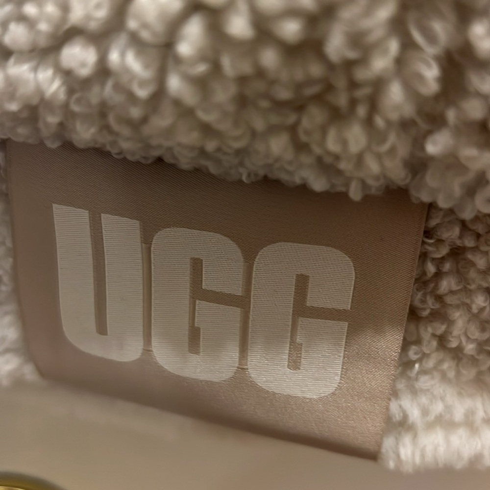 UGG Women’s Frankie UGGfluff Jacket - Picture 7 of 16